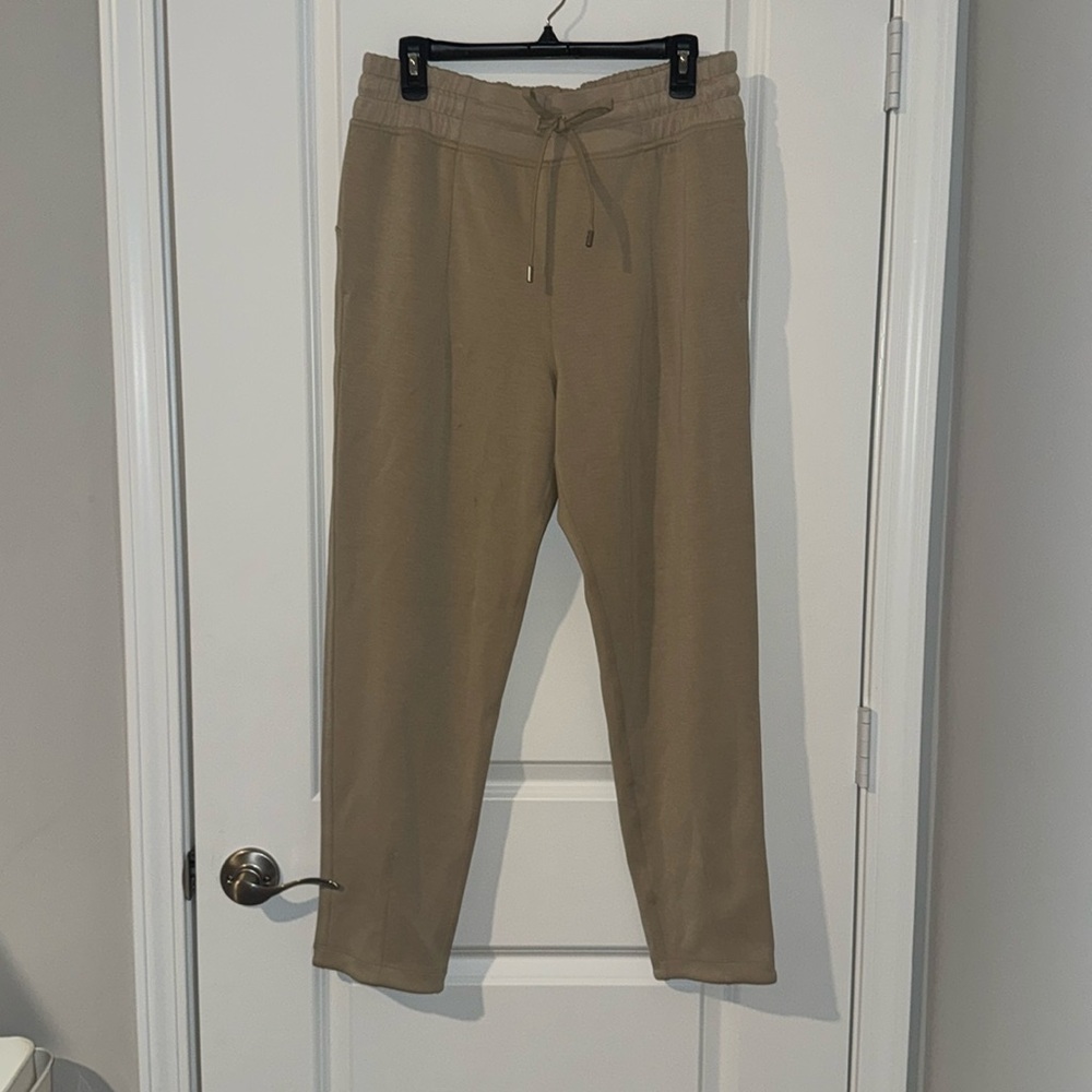 Tan lululemon Soft Ambitions high rise joggers size 10